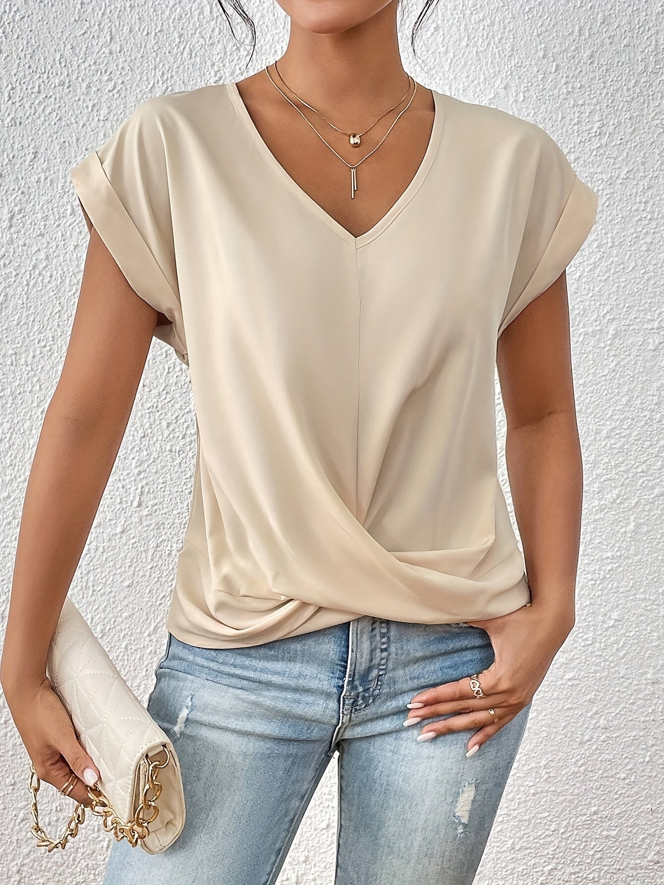 Catherine | Elegant V-neck shirt