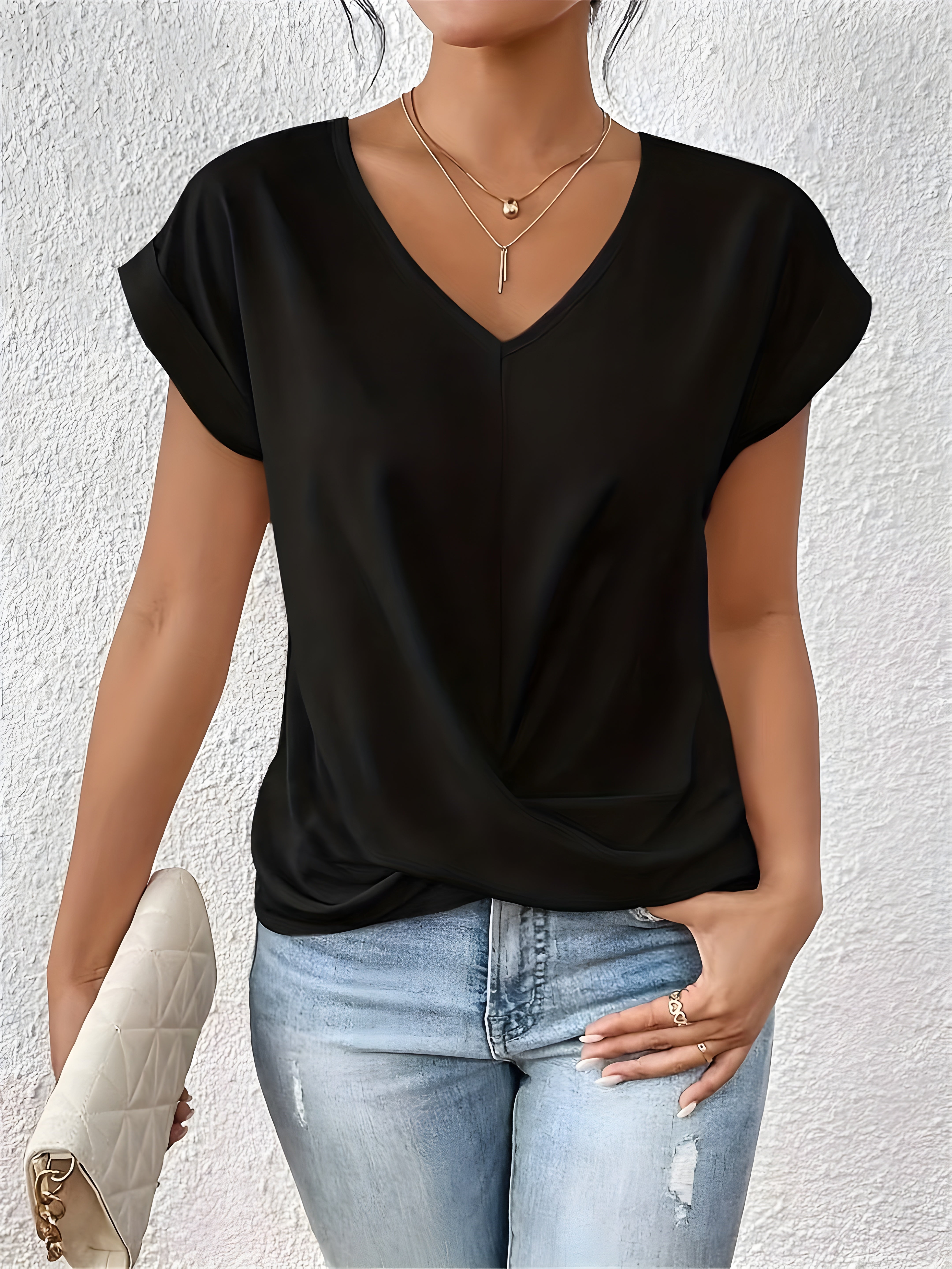 Catherine | Elegant V-neck shirt