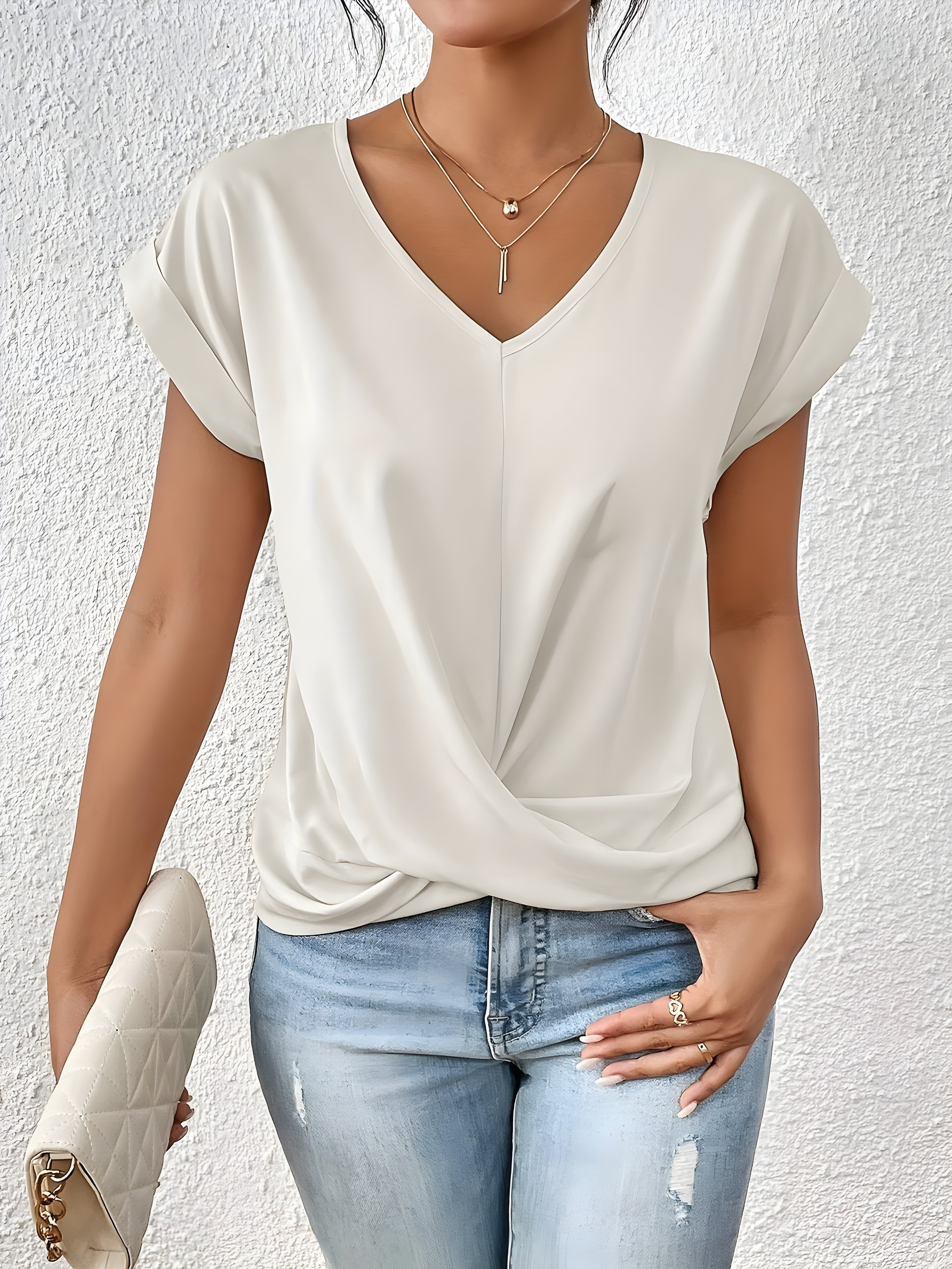 Catherine | Elegant V-neck shirt