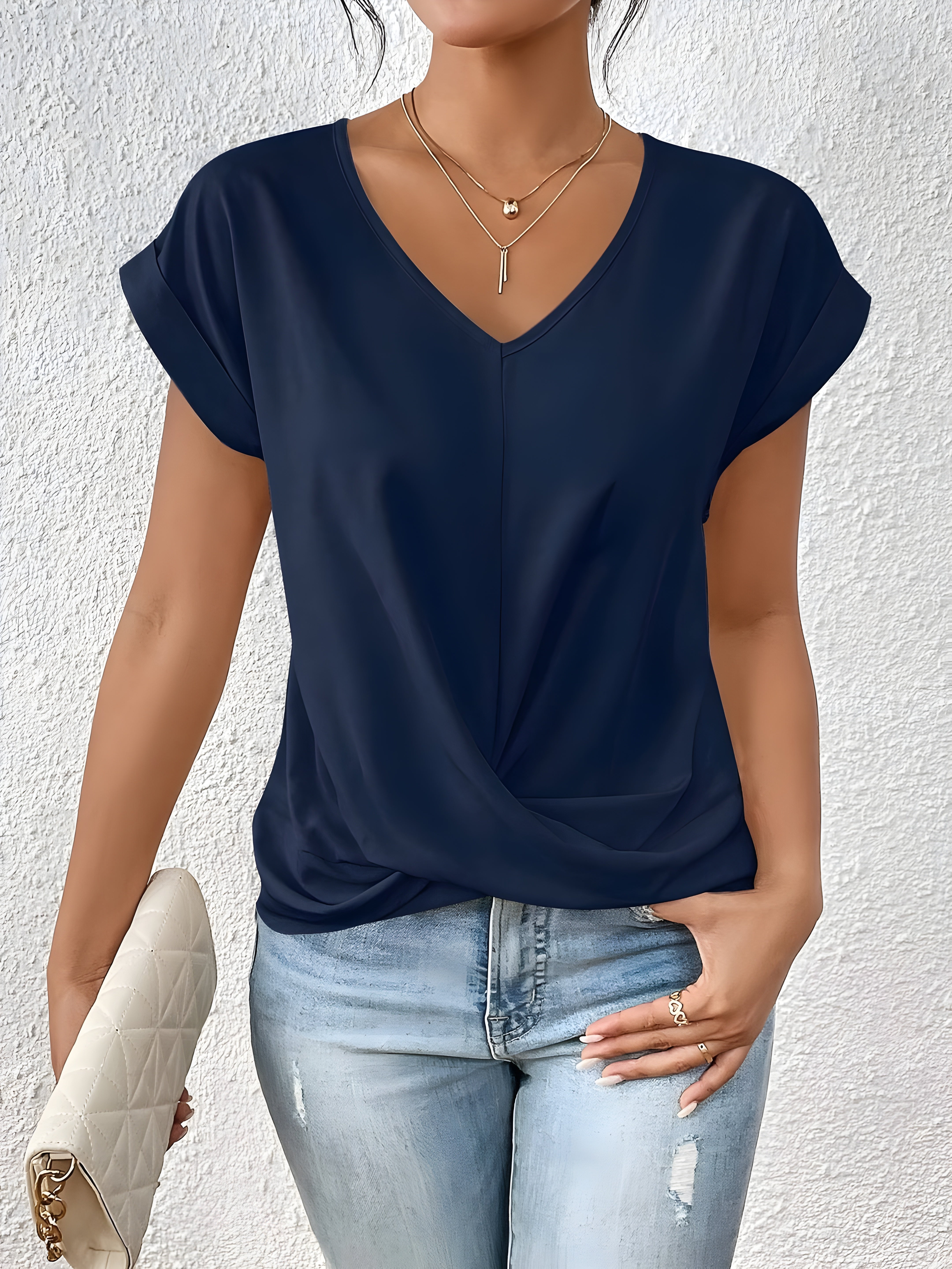 Catherine | Elegant V-neck shirt